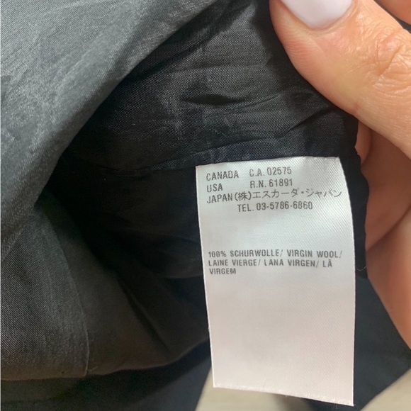 ESCADA Black Zipper Ruffle Blazer Jacket - Picture 7 of 11